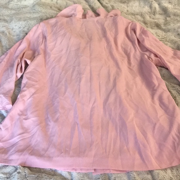 Light pink ruffle blouse 18 3/4 sleeve button up shirt fitted bust Silhouettes - Picture 7 of 7